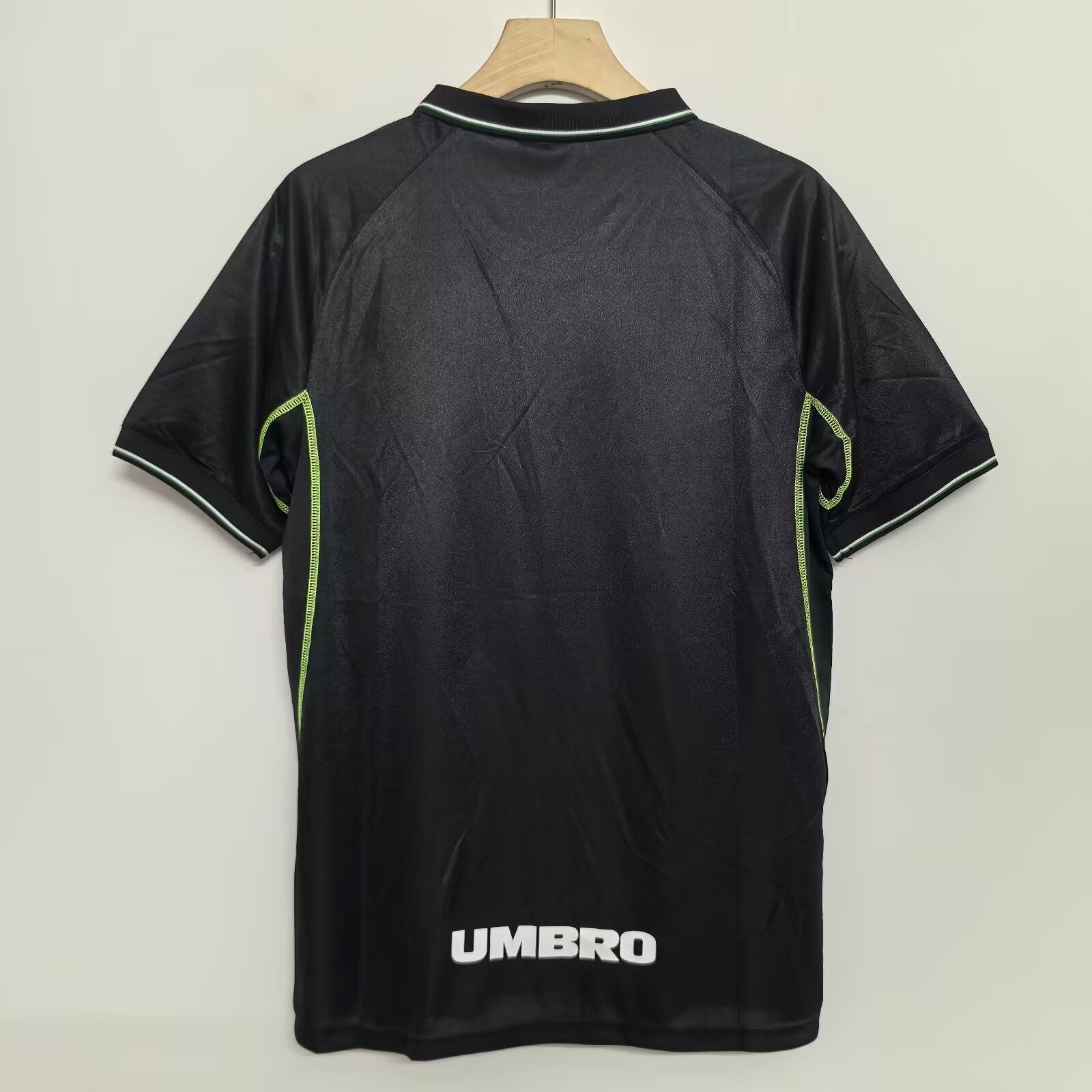 Manchester United 1997/98 Away Retro — The Red Devils Black - Gallery 5