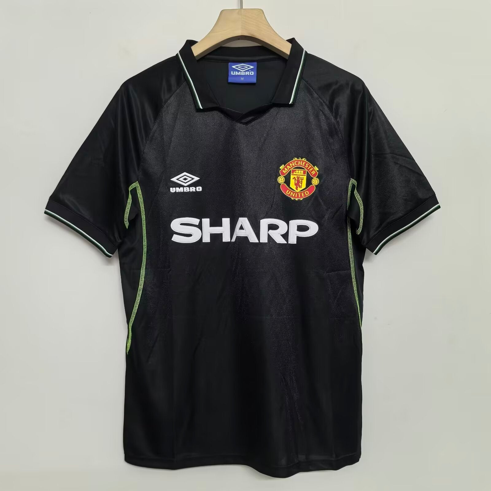 Manchester United 1997/98 Away Retro — The Red Devils Black - Gallery 4