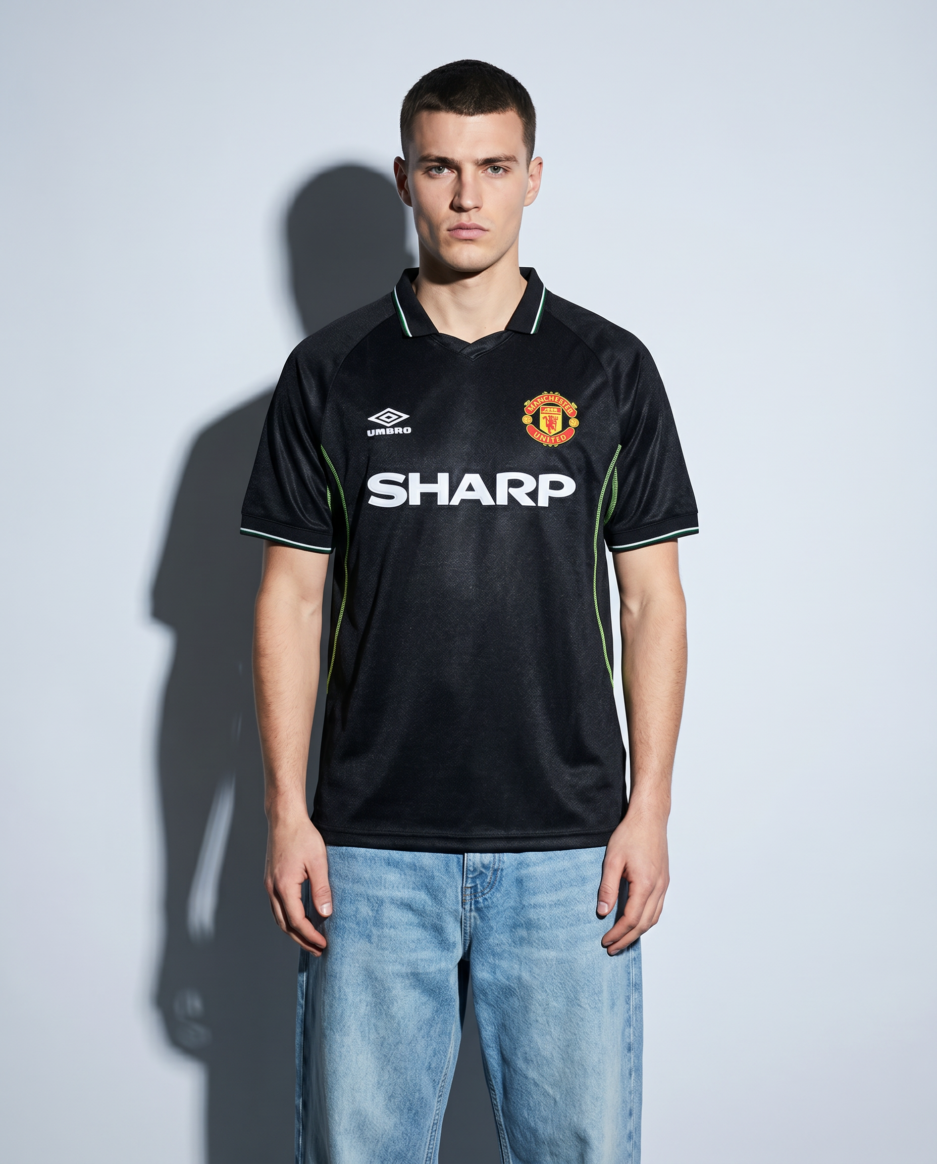 Manchester United 1997/98 Away Retro — The Red Devils Black - Gallery 1