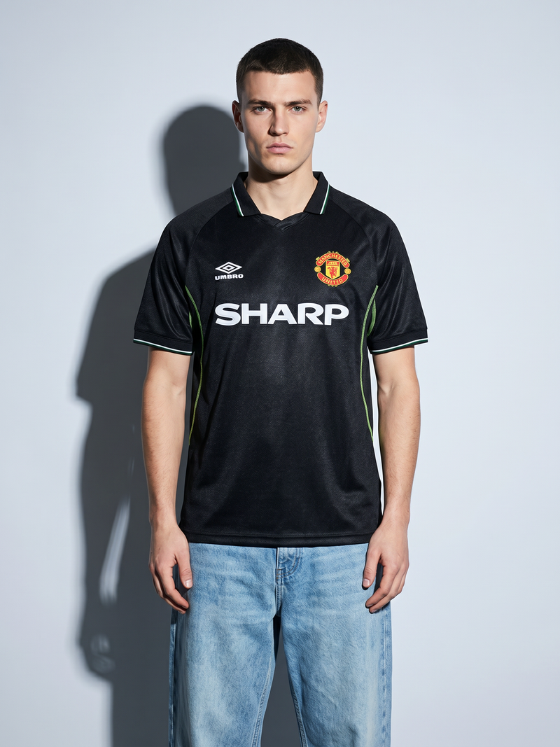 Manchester United 1997/98 Away Retro — The Red Devils Black - Image 1