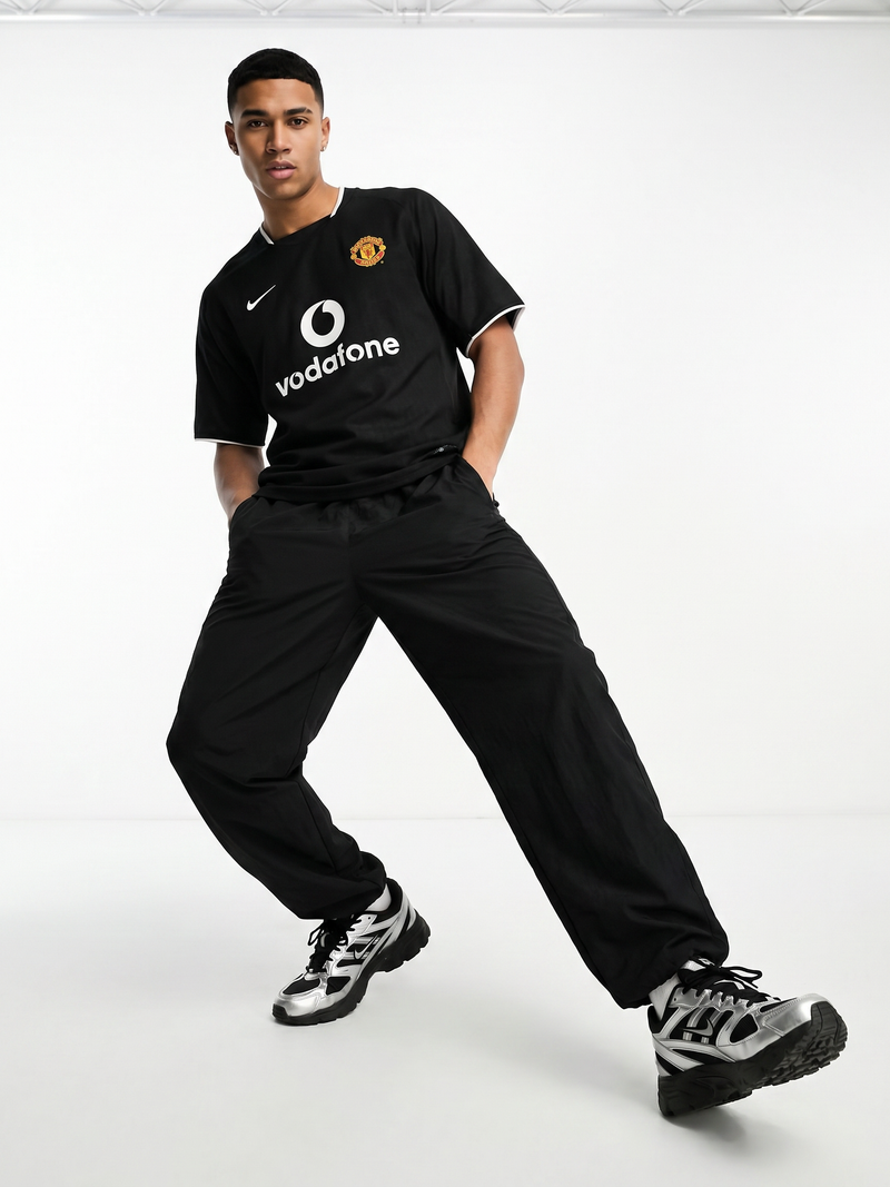 Manchester United 2003/05 Third Retro Jersey — Black Devils - Image 4