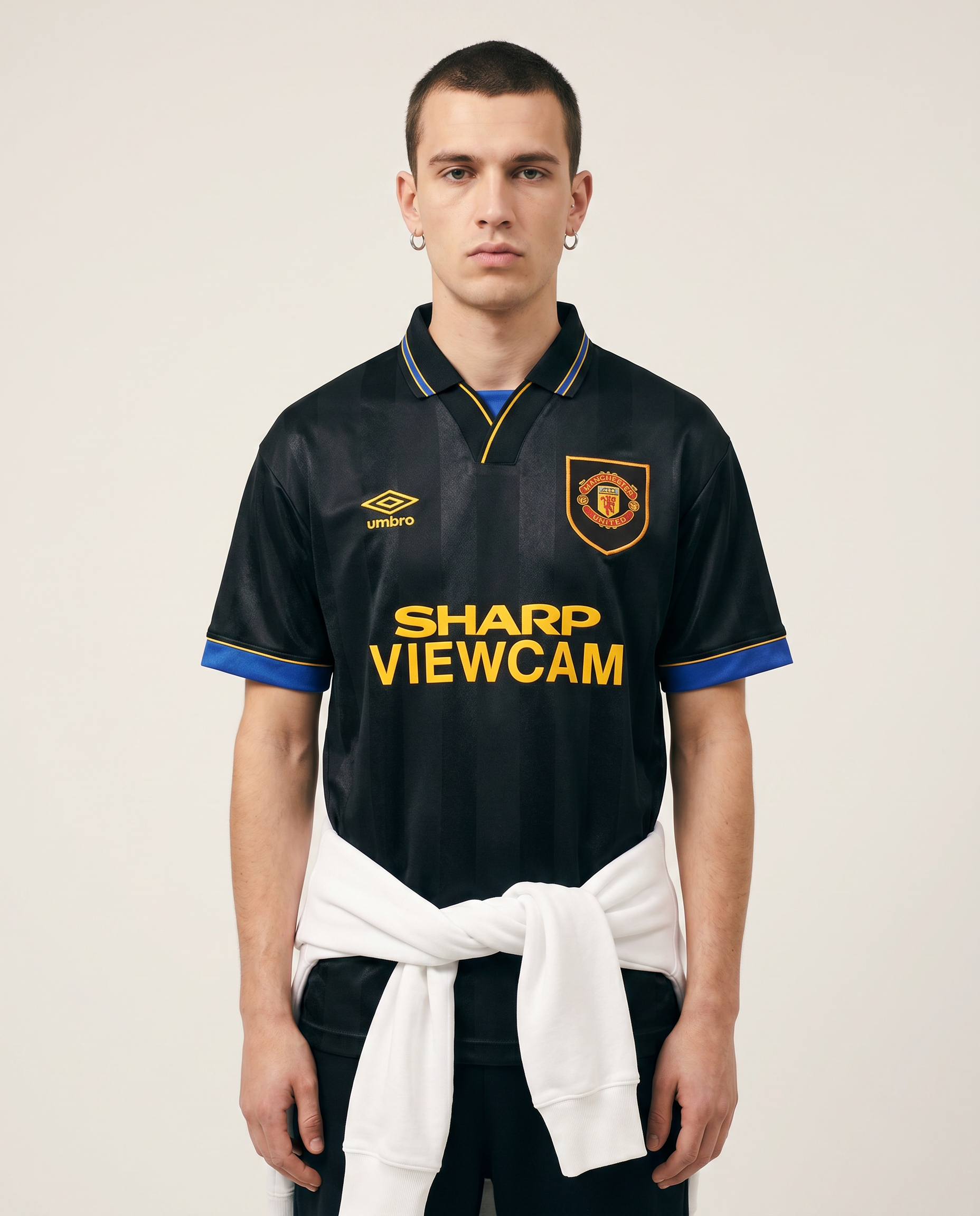Manchester United 1993/95 Away Retro Jersey - The Double Winners - Gallery 1