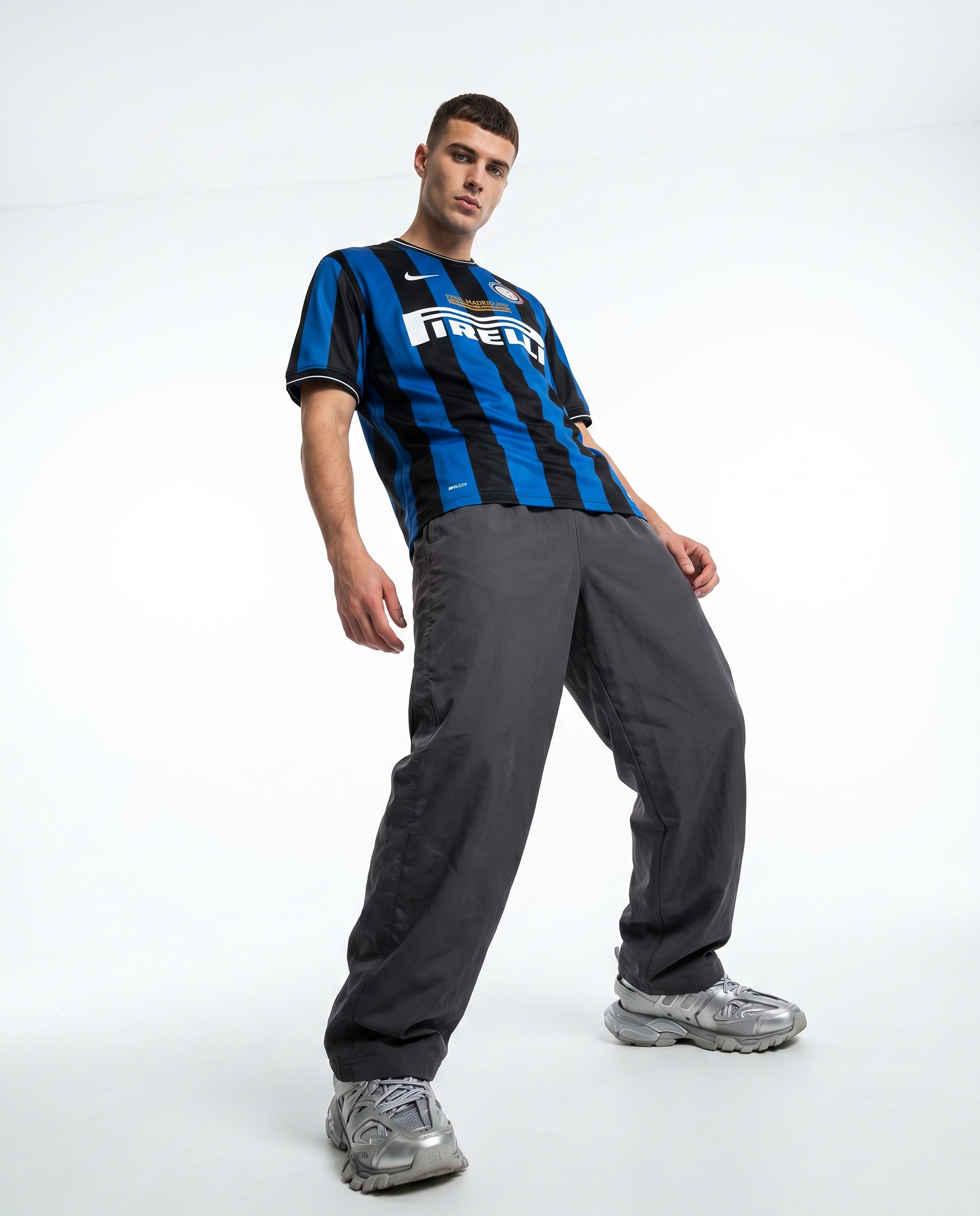 Inter Milan 09/10 Home Retro — The Treble Legends - Gallery 3