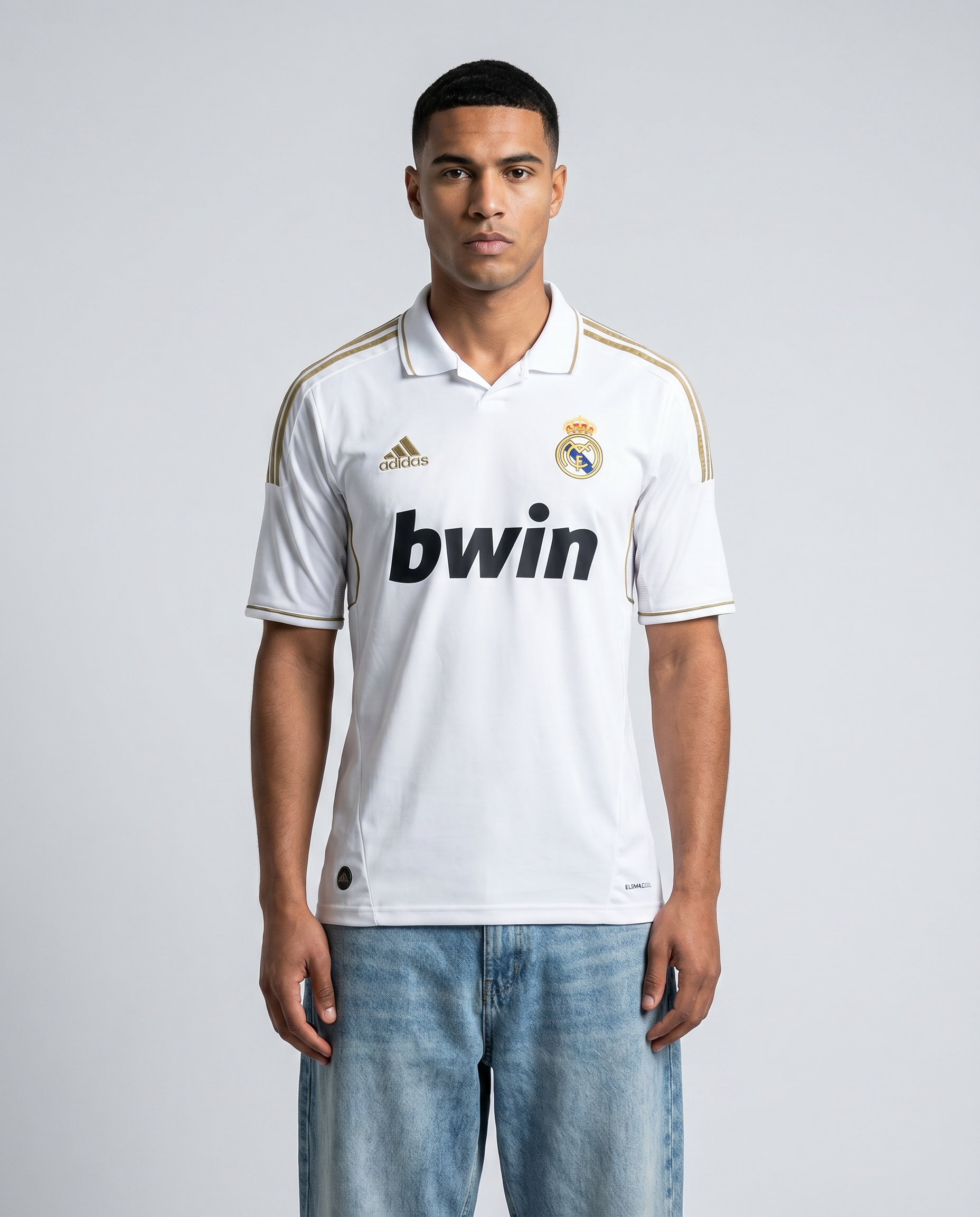 Real Madrid 11/12 Home Retro — The Blancos La Liga Kings - Gallery 1