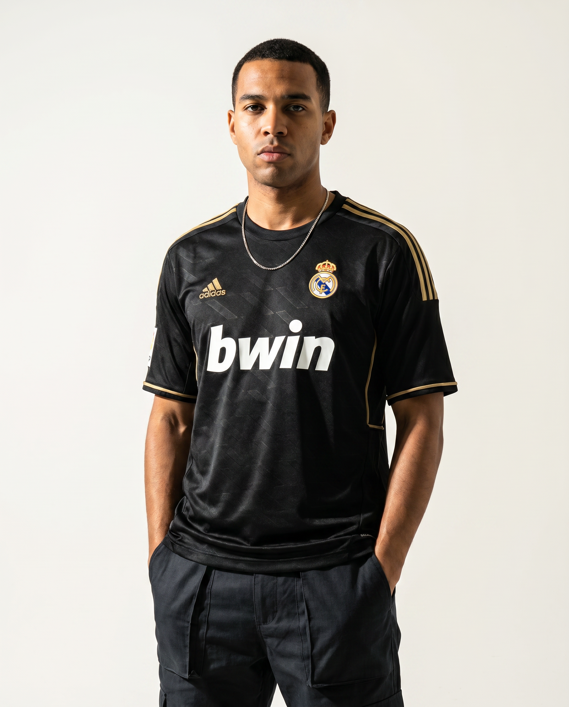 Real Madrid 97/98 Away Retro Jersey — The Black Legend - Gallery 1