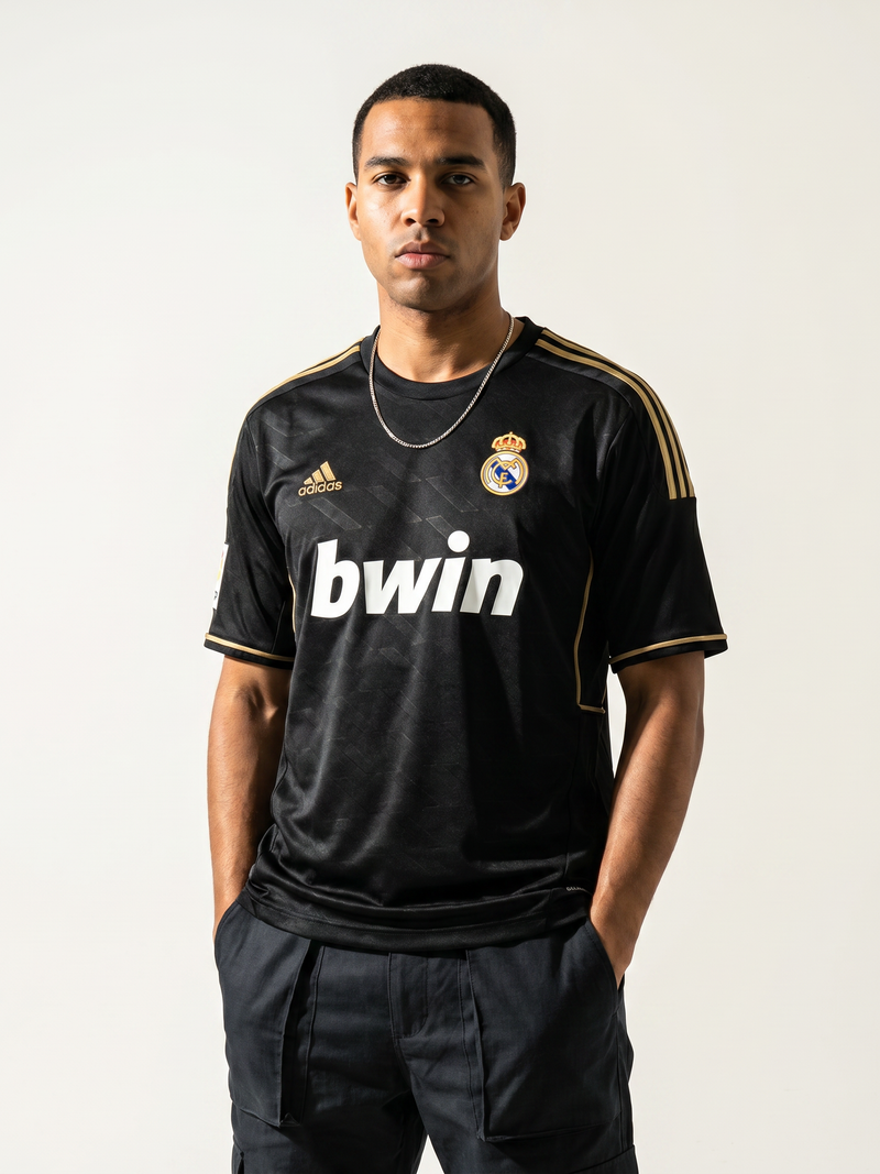 Real Madrid 97/98 Away Retro Jersey — The Black Legend - Image 1