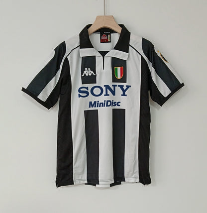 Juventus 97/98 Home Retro — The Bianconeri 90s Classic