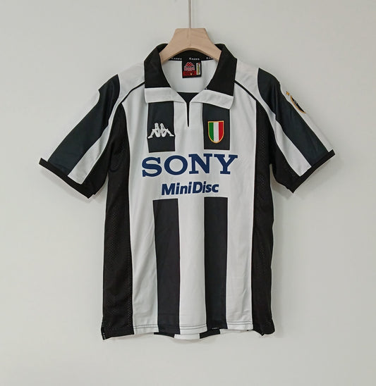Juventus 97/98 Home Retro — The Bianconeri 90s Classic