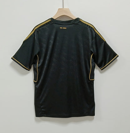 Real Madrid 97/98 Away Retro Jersey — The Black Legend