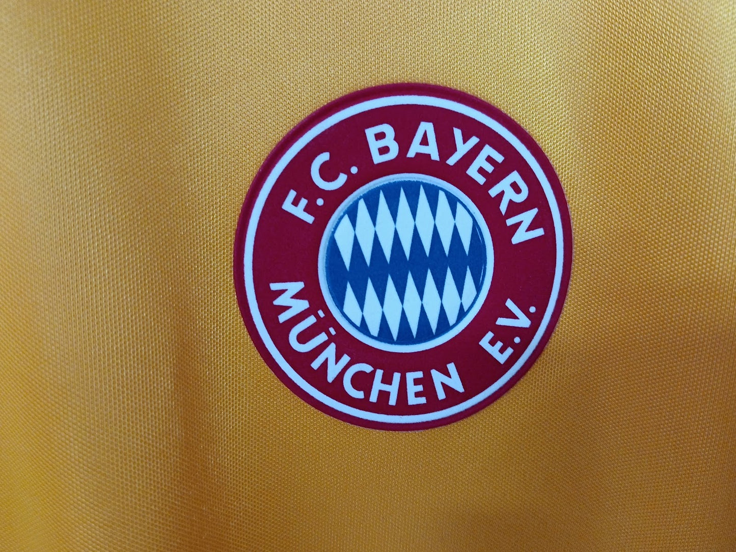 Bayern Munich 93/95 Away Retro — The Bavarian Golden Era