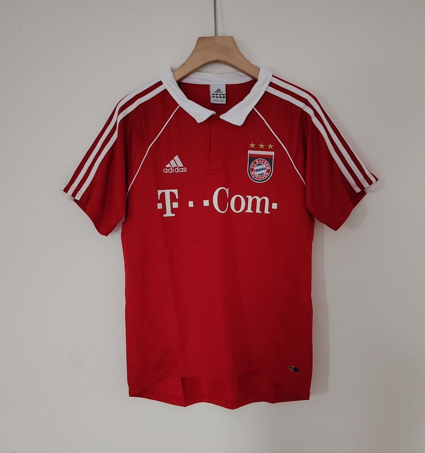Bayern München 05/06 Heim Retro — Die T-Com Ära
