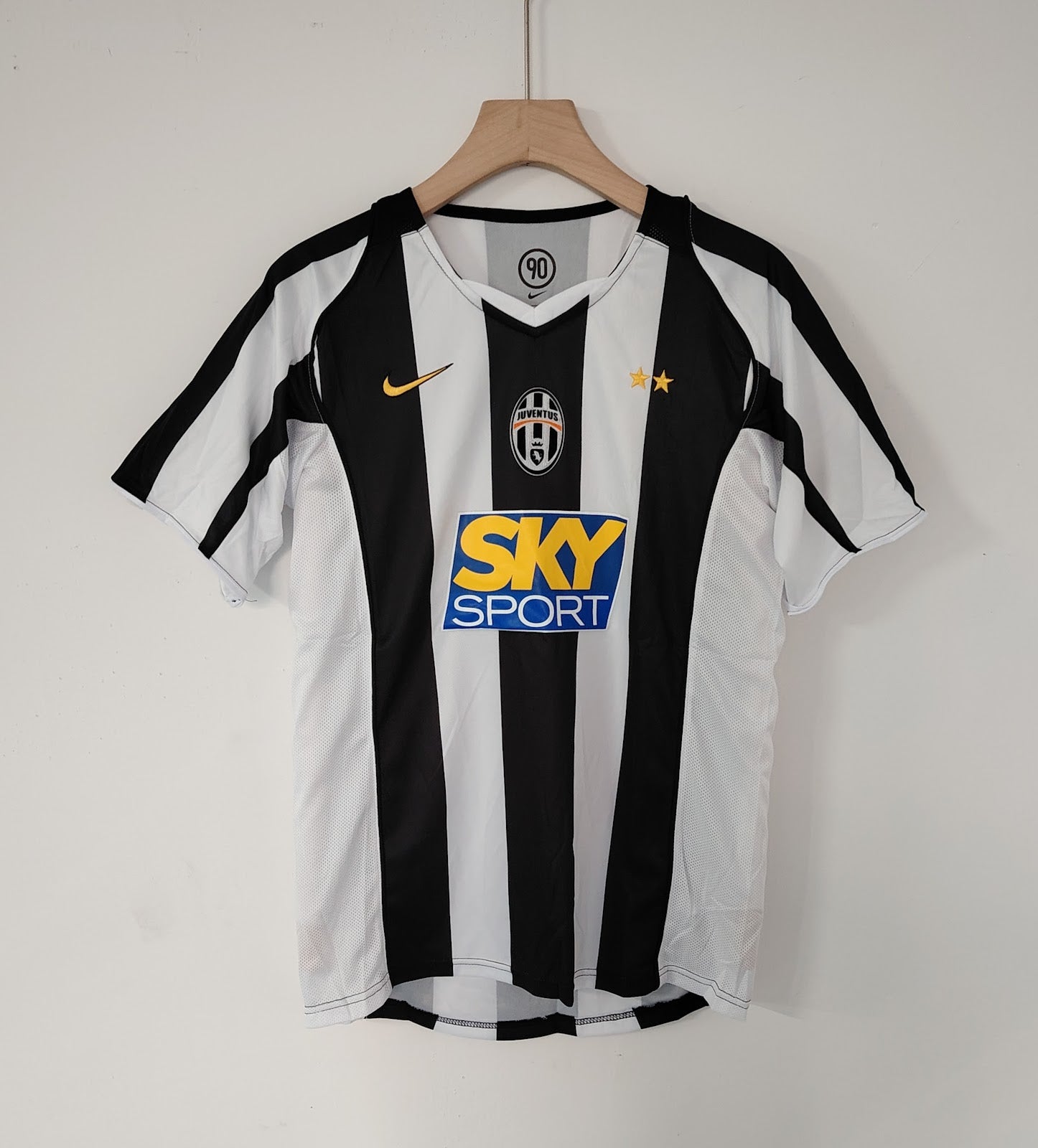 Juventus 04/05 Home Retro — The Bianconeri Stripes