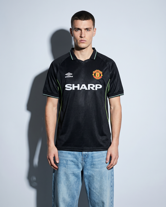 Manchester United 1997/98 Away Retro — The Red Devils Black