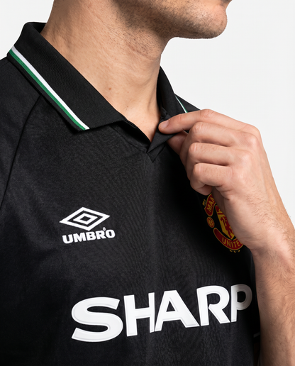 Manchester United 1997/98 Away Retro — The Red Devils Black