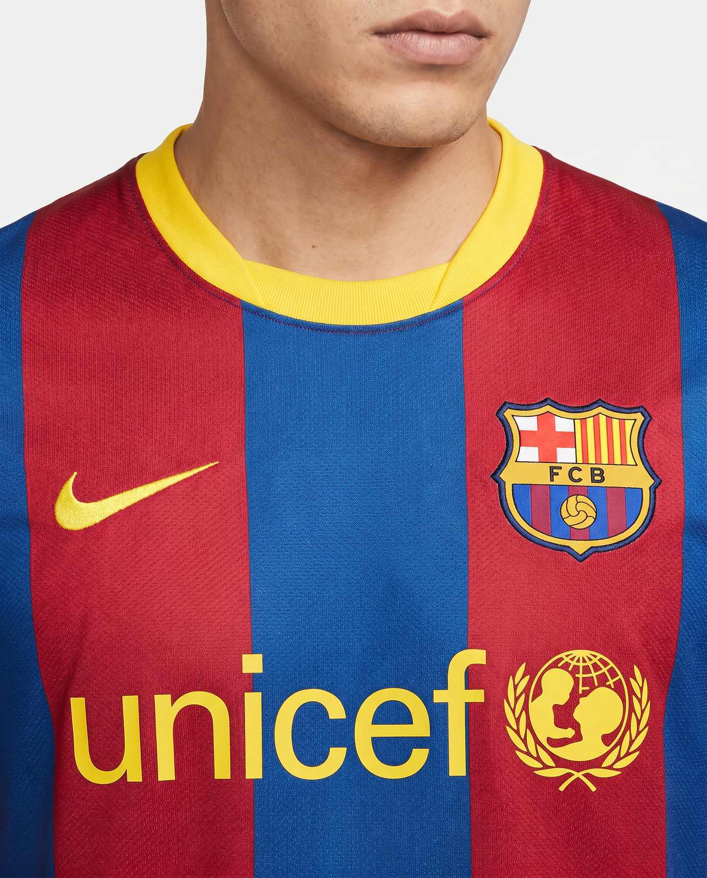 Barcelona 10/11 Home Retro — The Greatest Club Team Ever Assembled