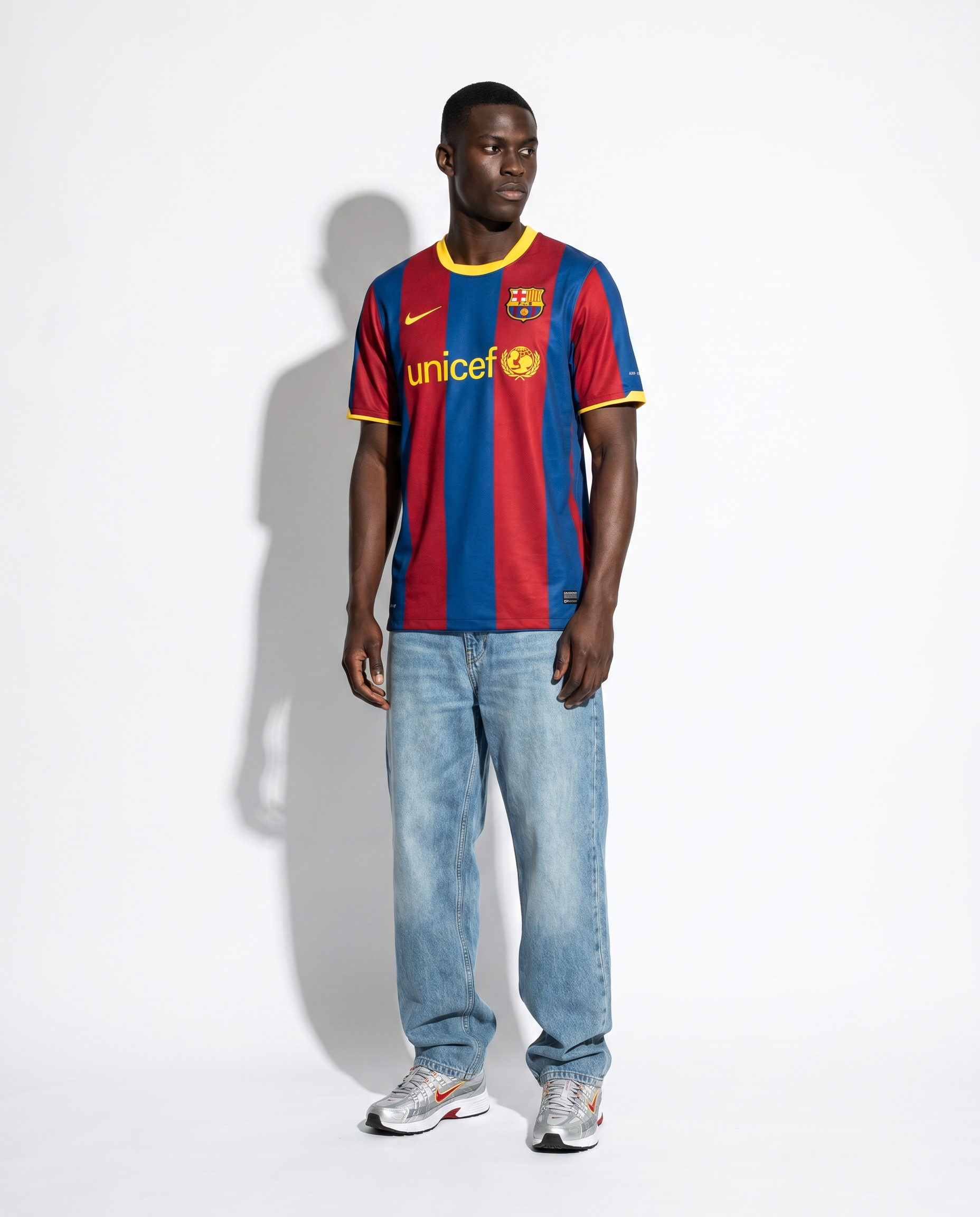 Barcelona 10/11 Home Retro — The Greatest Club Team Ever Assembled - Gallery 3
