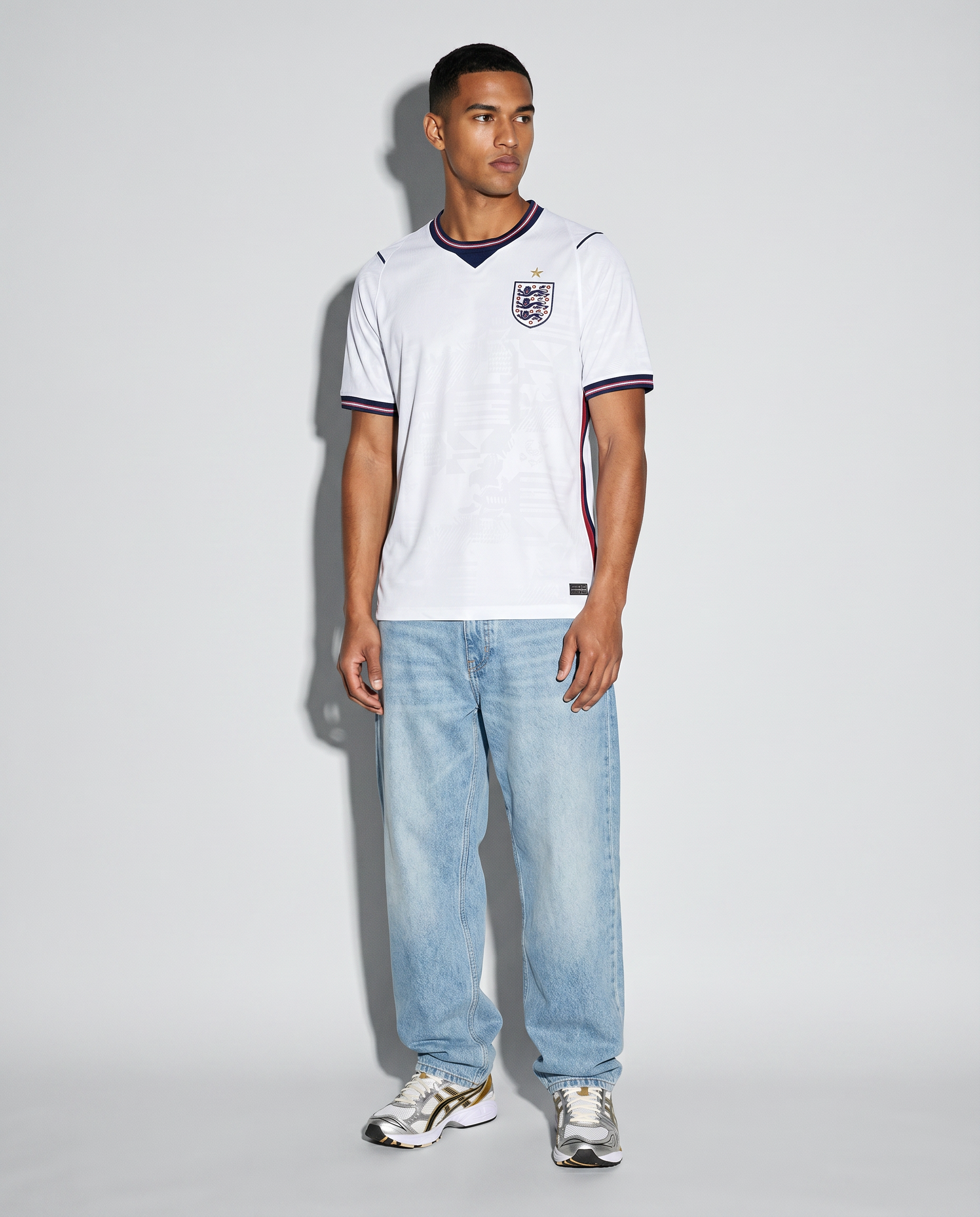 England Home Shirt 26/27 - Gallery 1