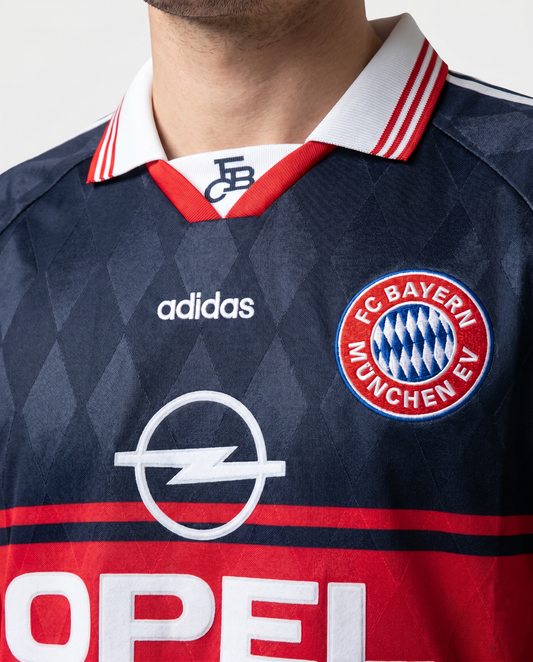 Bayern Munich 97/99 Away Retro — The Bavarian Dark Classic