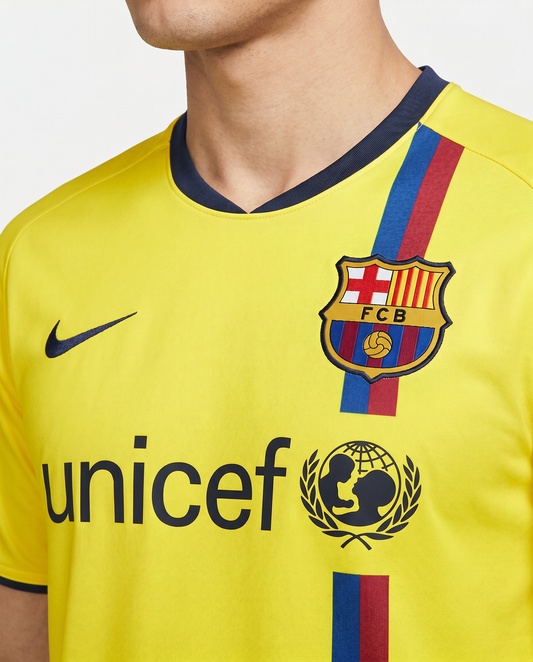 Camiseta retro de visitante Barcelona 2008/09 — Triplete en amarillo