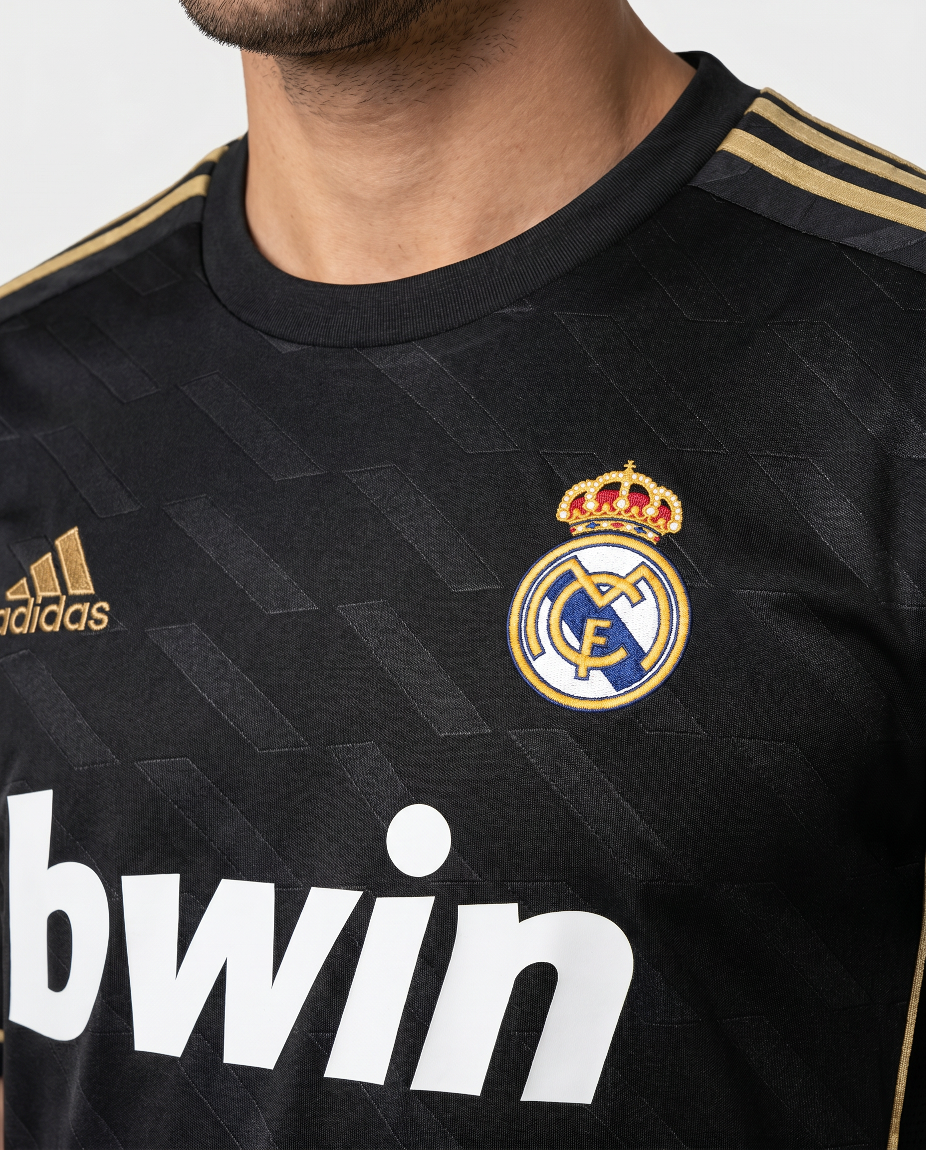 Real Madrid 97/98 Away Retro Jersey — The Black Legend - Gallery 3